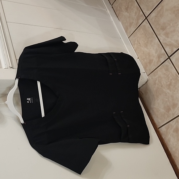 Lot of 3 scrub tops women's medium - Picture 7 of 9